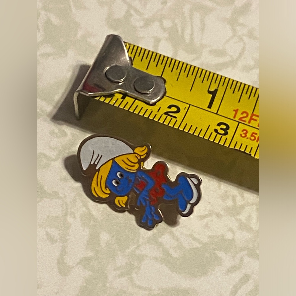 Vintage Smurfette Smurfs Enamel Pin #7969 - Picture 4 of 5